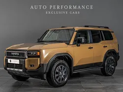 Svart (sandfärgad) Ny 2024 Toyota Land Cruiser Executive SUV | 1 099 900 kr (Marknadspris)