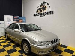 Ljusgrå (grå) Begagnad 2000 Toyota Camry Sedan | 49 900 kr (Marknadspris)