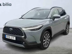 Grå Begagnad 2024 Toyota Corolla Cross Executive SUV | 424 900 kr (Marknadspris)