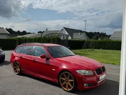 Röd Begagnad 2010 BMW 318 Kombi | 80 000 kr
