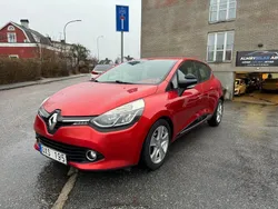 Röd Begagnad 2012 Renault Clio IV Halvkombi | 69 900 kr (Marknadspris)