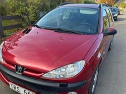 Röd Begagnad 2003 Peugeot 206 Kombi | 14 000 kr