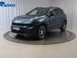 Blå (blå metallic) Begagnad 2023 Lynk & Co 01 SUV | 309 800 kr (Marknadspris)