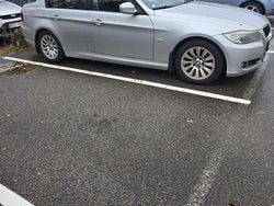 Grå Begagnad 2010 BMW 320 Comfort Edition Sedan | 85 000 kr (Marknadspris)