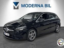 Svart Begagnad 2022 Mercedes B250e AMG Minibuss | 269 900 kr (Marknadspris)