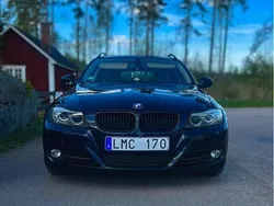 Blå Begagnad 2009 BMW 325 Comfort Edition Kombi | 90 000 kr (Marknadspris)