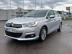 Silver Begagnad 2013 Citroën C4 Halvkombi | 48 900 kr (Marknadspris)