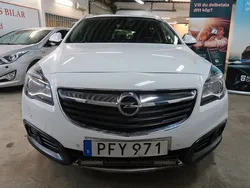 Vit Begagnad 2017 Opel Insignia Country Tourer Business Kombi | 124 900 kr (Marknadspris)