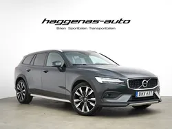 Grå Begagnad 2019 Volvo V60 CC Momentum Kombi | 269 000 kr (Dyr)