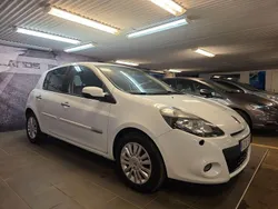 Vit Begagnad 2010 Renault Clio R.S. Halvkombi | 34 900 kr (Marknadspris)