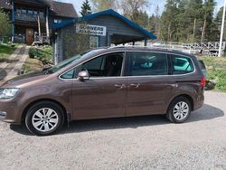 Brun Begagnad 2013 VW Sharan Minibuss | 89 500 kr (Marknadspris)