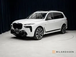 Vit Begagnad 2023 BMW X7 M Sport SUV | 1 089 900 kr (Marknadspris)