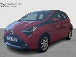 Röd Begagnad 2019 Toyota Aygo X-play Halvkombi | 109 900 kr (Marknadspris)