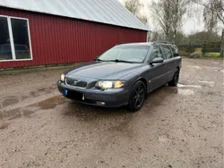 Grå Begagnad 2004 Volvo V70 Business Edition Kombi | 32 000 kr (Marknadspris)