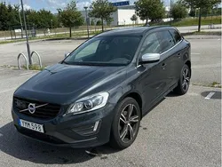 Grå Begagnad 2017 Volvo XC60 R-Design SUV | 223 000 kr (Marknadspris)