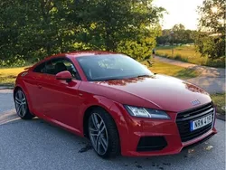 Röd Begagnad 2015 Audi TT S-Line Sportkupé | 250 000 kr (Marknadspris)