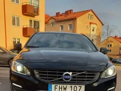 Svart Begagnad 2014 Volvo V60 Momentum Kombi | 123 000 kr (Marknadspris)
