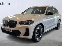 Vit Begagnad 2024 BMW iX3 SUV | 629 000 kr (Bra pris)