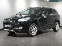 Svart Begagnad 2015 Ford Kuga Titanium SUV | 139 900 kr (Marknadspris)
