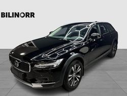 Svart Begagnad 2022 Volvo V90 CC Momentum Kombi | 349 900 kr (Bra pris)
