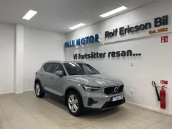Grå Begagnad 2024 Volvo XC40 Core SUV | 359 500 kr (Marknadspris)