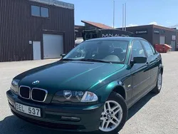 Grön Begagnad 2001 BMW 316 Sedan | 35 000 kr