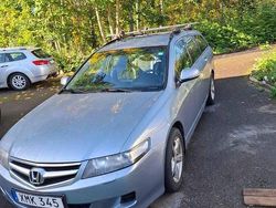Blå Begagnad 2006 Honda Accord Sport Kombi | 27 000 kr