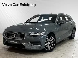 Grå Begagnad 2021 Volvo V60 Inscription Kombi | 344 900 kr (Marknadspris)