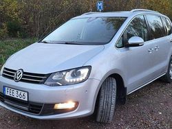 Silver Begagnad 2014 VW Sharan Minibuss | 112 000 kr (Marknadspris)