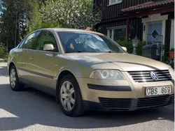 Brun Begagnad 2003 VW Passat Trendline Sedan | 17 500 kr