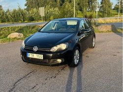 Svart Begagnad 2011 VW Golf Halvkombi | 60 000 kr (Marknadspris)