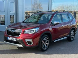 Ljusröd (röd) Begagnad 2020 Subaru Forester SUV | 248 900 kr (Marknadspris)