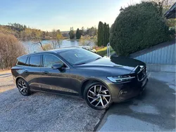 Grå Begagnad 2019 Volvo V60 Momentum Kombi | 230 000 kr (Superpris)