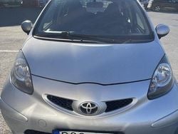 Silver Begagnad 2007 Toyota Aygo Halvkombi | 29 900 kr (Marknadspris)