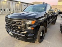 Svart Begagnad 2024 Chevrolet Silverado Van | 873 750 kr