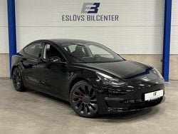 Svart Begagnad 2022 Tesla Model 3 Performance Sedan | 369 990 kr (Marknadspris)