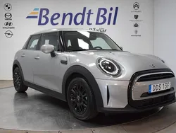 Grå Begagnad 2024 Mini Cooper Halvkombi | 259 500 kr (Marknadspris)