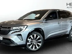Grå (grey) Begagnad 2025 Renault Austral Techno SUV | 374 900 kr (Marknadspris)