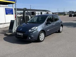 Blå Begagnad 2010 Renault Clio R.S. Halvkombi | 52 000 kr (Lite dyr)