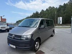 Ljusbrun Begagnad 2016 VW Caravelle Minibuss | 179 900 kr (Bra pris)