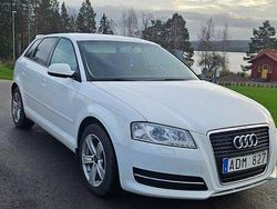 Vit Begagnad 2012 Audi A3 Sportback Attraction Halvkombi | 59 500 kr (Marknadspris)