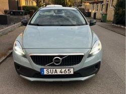 Begagnad 2017 Volvo V40 CC Momentum Kombi | 105 000 kr (Bra pris)