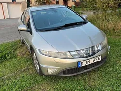 Silver Begagnad 2007 Honda Civic Sport Halvkombi | 35 000 kr (Bra pris)