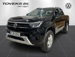 Svart (midnight black metallic) Begagnad 2023 VW Amarok Life Pickup | 869 000 kr