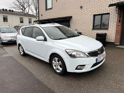 Vit Begagnad 2010 Kia Ceed Kombi | 49 900 kr (Marknadspris)