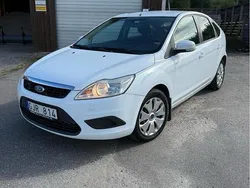 Vit Begagnad 2011 Ford Focus Trend Halvkombi | 33 800 kr (Marknadspris)