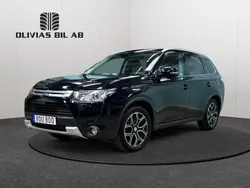 Svart Begagnad 2015 Mitsubishi Outlander SUV | 159 400 kr (Marknadspris)