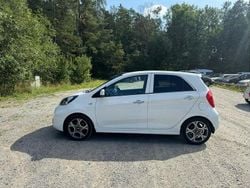 Vit Begagnad 2017 Kia Picanto Halvkombi | 85 000 kr (Bra pris)