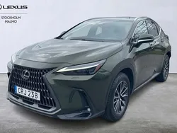 Grön Begagnad 2022 Lexus NX450h+ Executive Line SUV | 558 000 kr (Marknadspris)