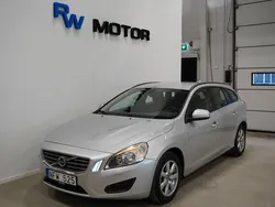 Ljusgrå Begagnad 2012 Volvo V60 Kombi | 104 800 kr (Bra pris)